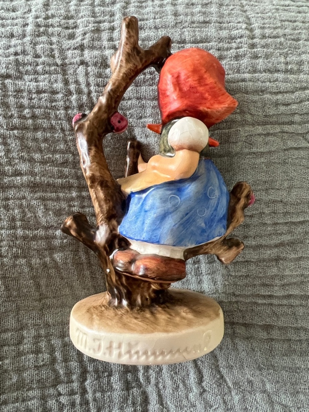 Hummel Apple Tree Girl #883 4” - Picture 2 of 6